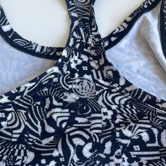 lululemon cool racerback tank / size 4 - Picture 2 of 2